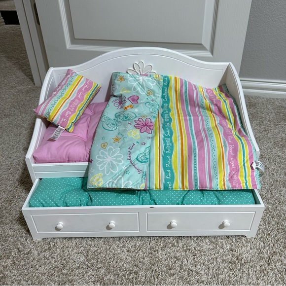 American Girl Toys American Girl 8 Doll White Dreamy Daybed Trundle